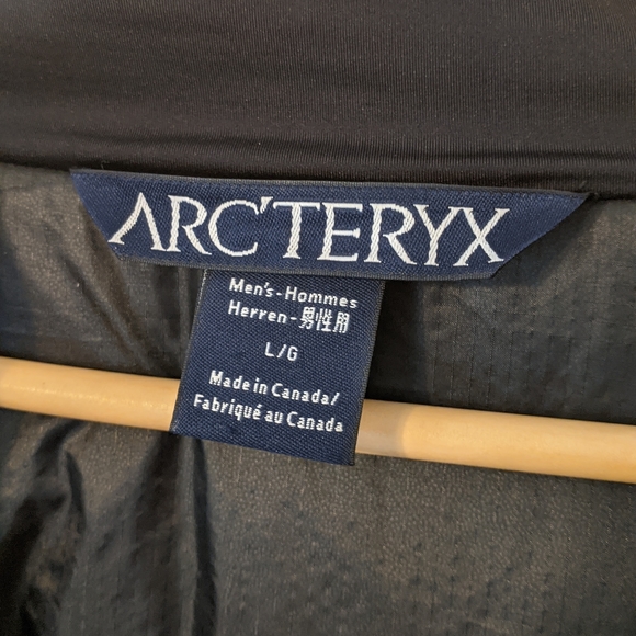 Dually Belay Parka Black w gold emblem - Picture 4 of 5